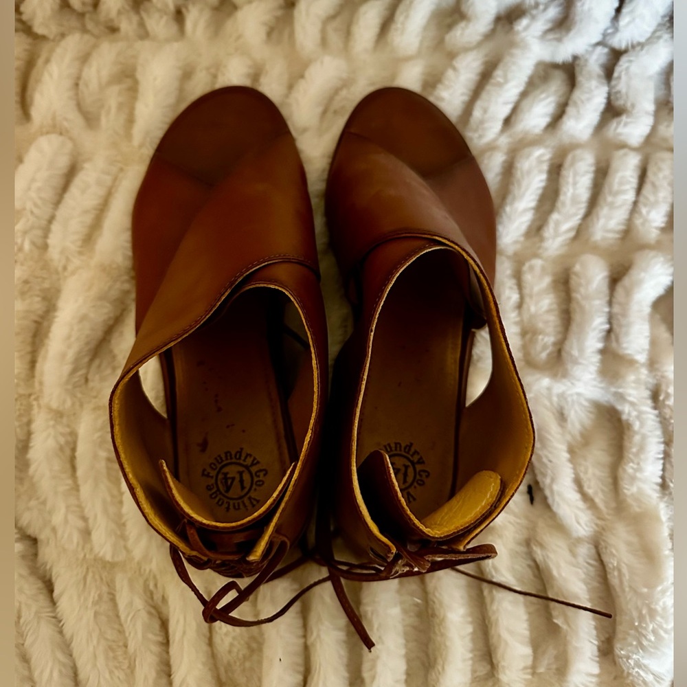 Leather Lining (Soft) & Upper. - image 3